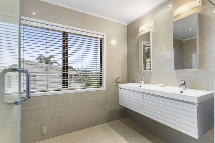 2/28 Orchard Road Waiake_21