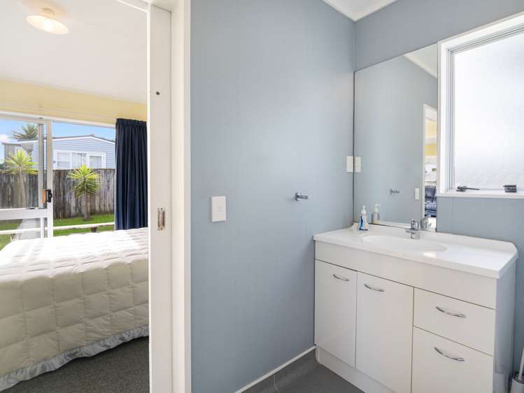 50 Park Avenue Waitarere Levin_12