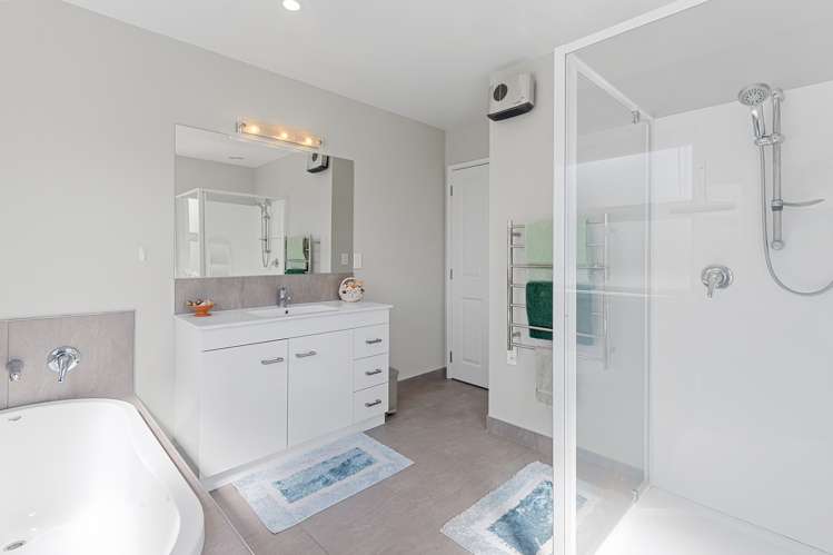 126 Rocking Horse Road Southshore_17