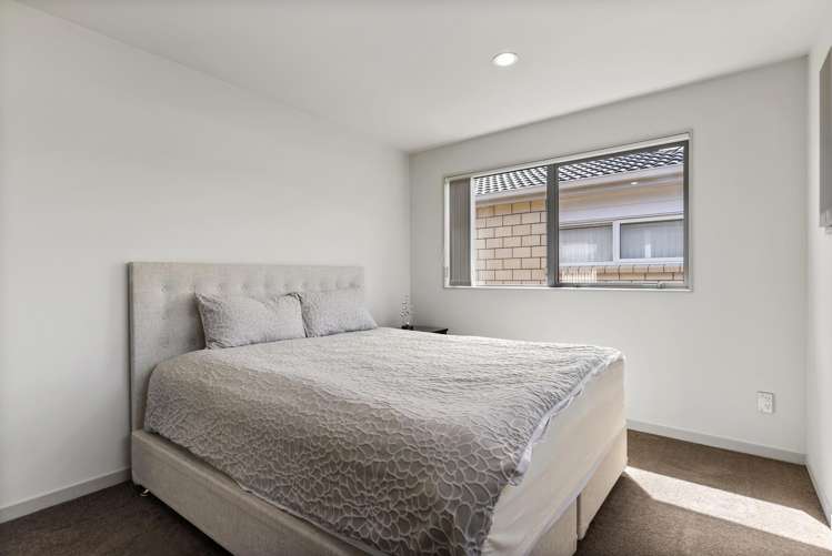 8 Moville Drive Flat Bush_15