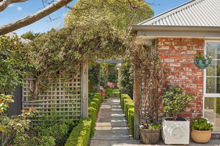 8 Avon Gate Russley_27