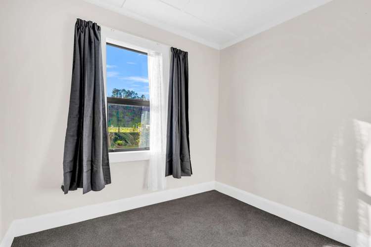 5 Banks Street Tolaga Bay_17