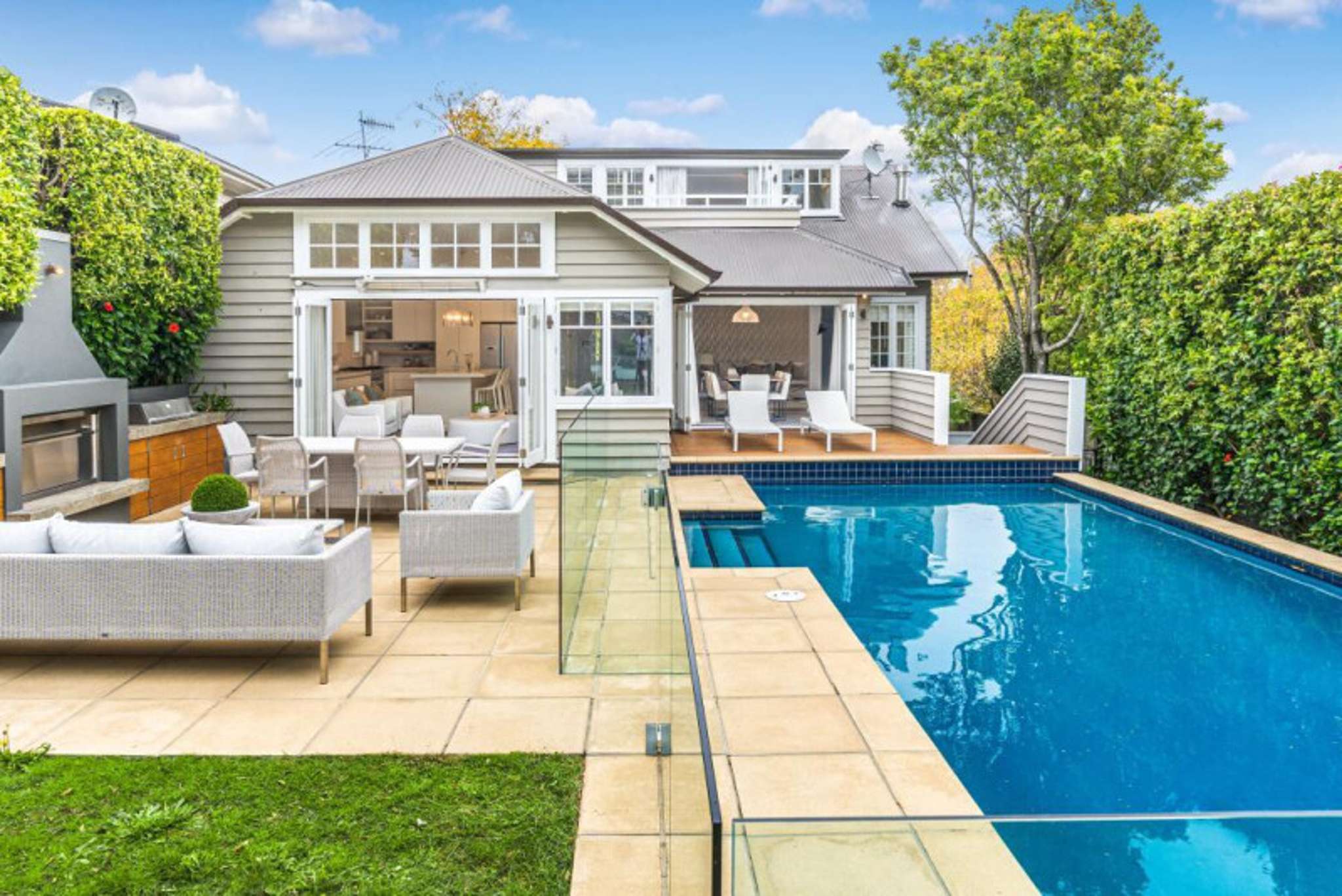 House just metres outside Auckland's double grammar zone sells for $6m