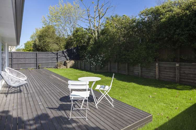 15 Springbrook Lane Northwood_19