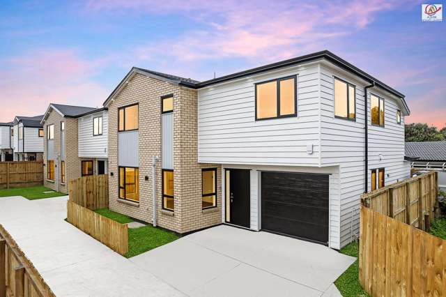 Luxury 5 Bedroom Home - Style, Space & Location