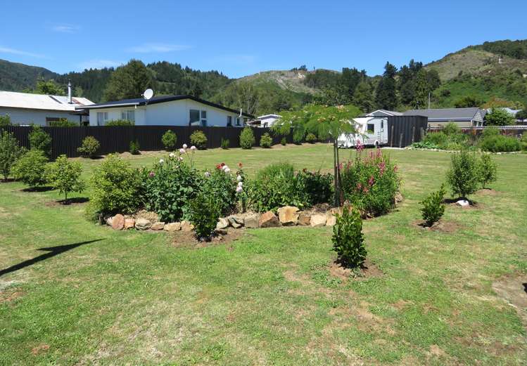 77 Shiel Street Reefton_6