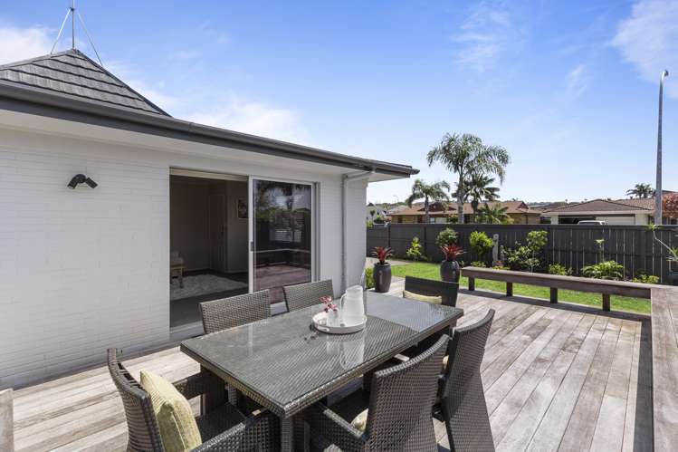 1/15 Vivian Wilson Drive Eastern Beach_6