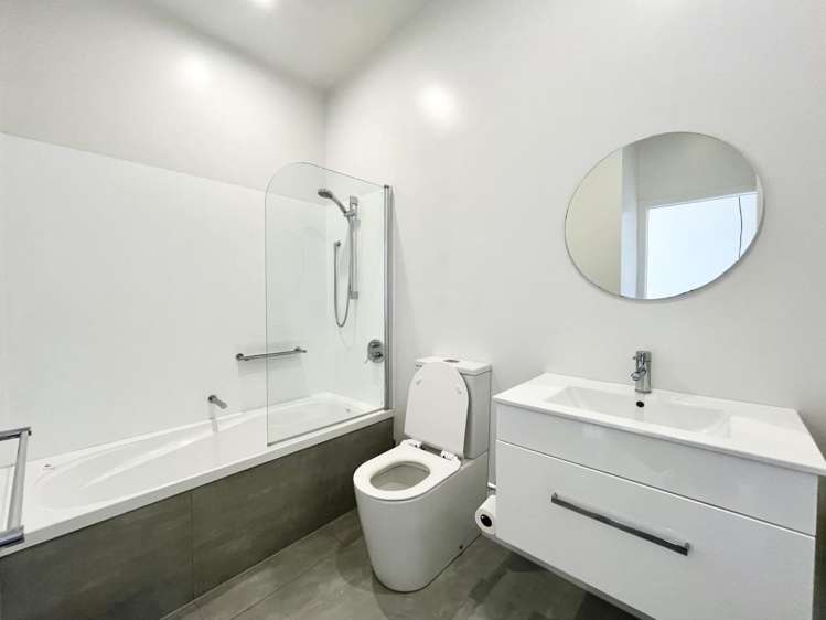  A/431 Jackson Street Petone_14