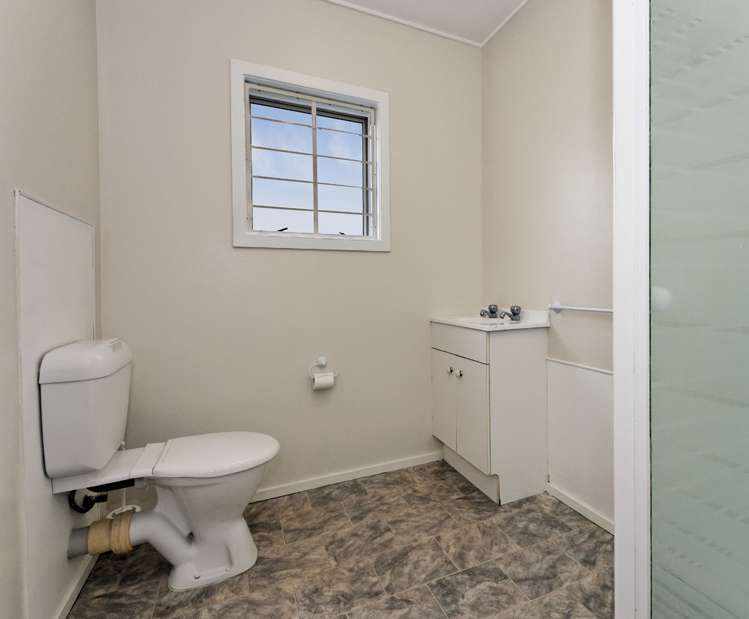 4/2 Routley Drive Glen Eden_16