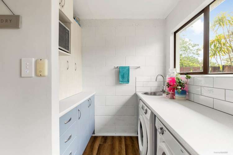 2/231 Queen Street Pukekohe_1