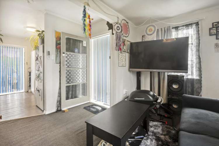 55 Hewer Crescent Naenae_5