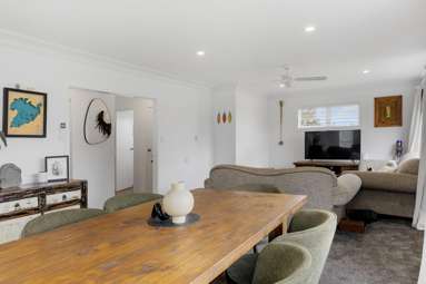 10 Armstrong Grove_2