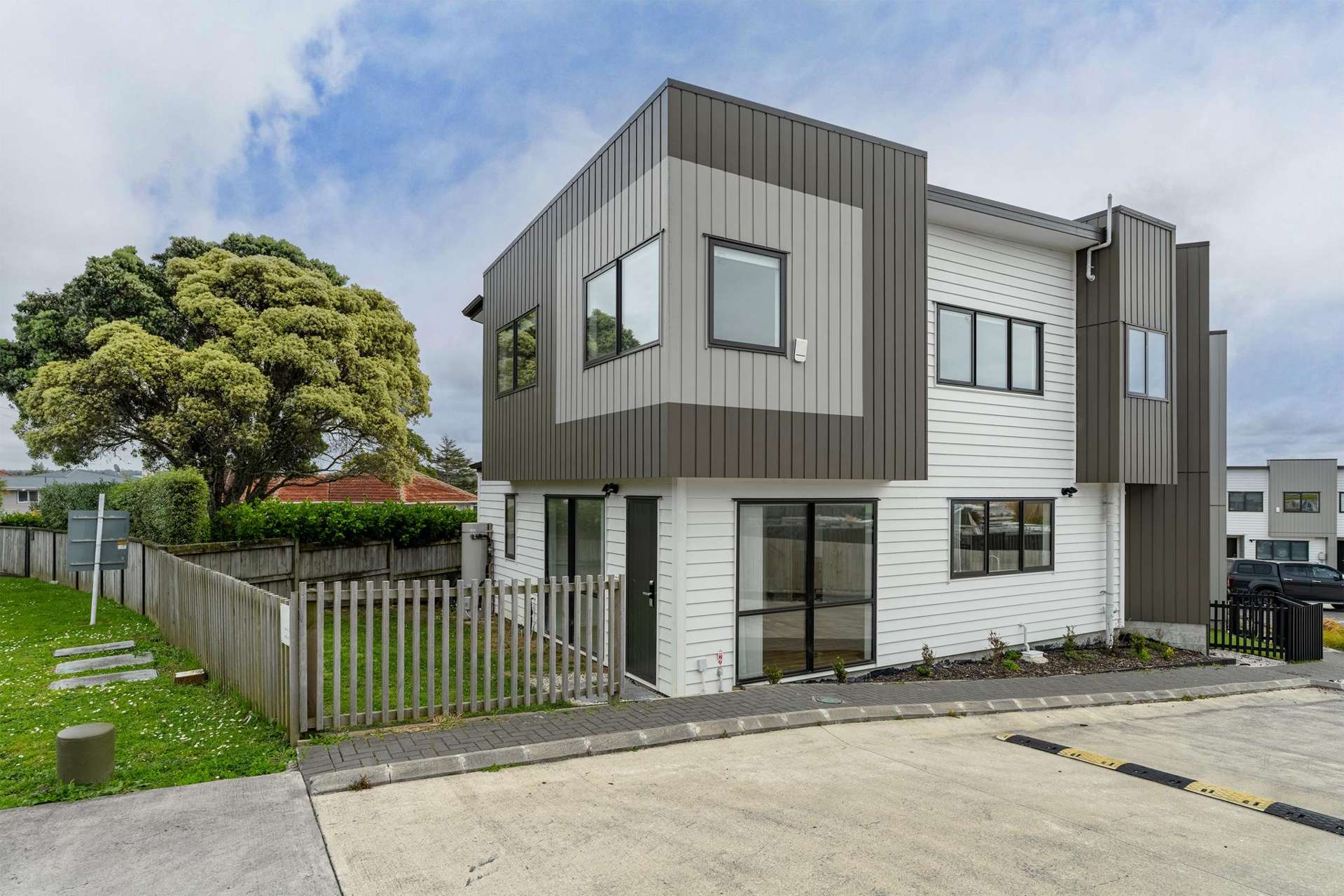 1/25 Vodanovich Road Te Atatu South_0