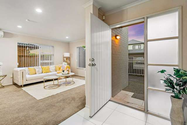 58 Salford  Crescent Flat Bush_2