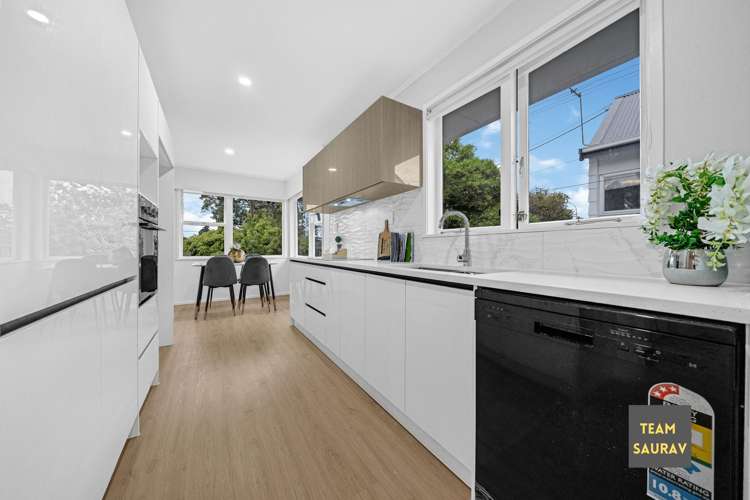 74 Vodanovich Road Te Atatu South_5