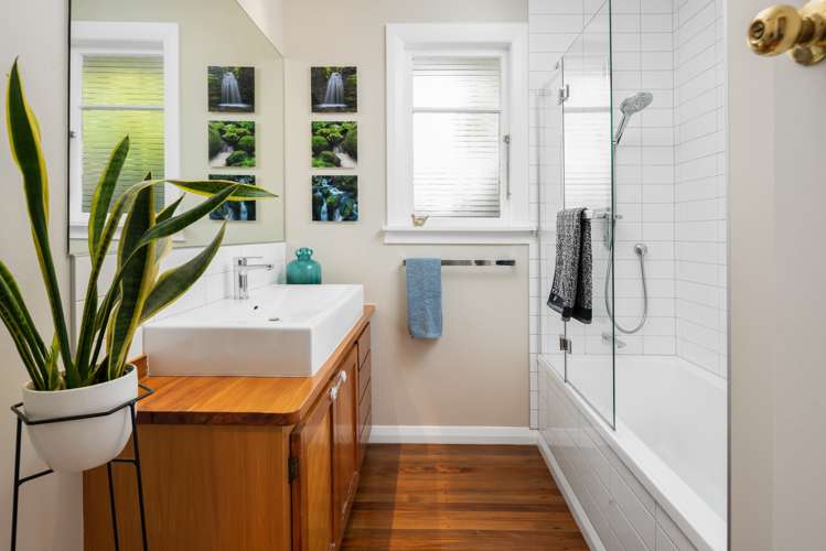 4 Edinburgh Crescent Redwoodtown_11