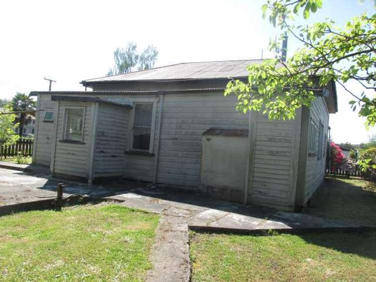 85 Shiel Street Reefton_18