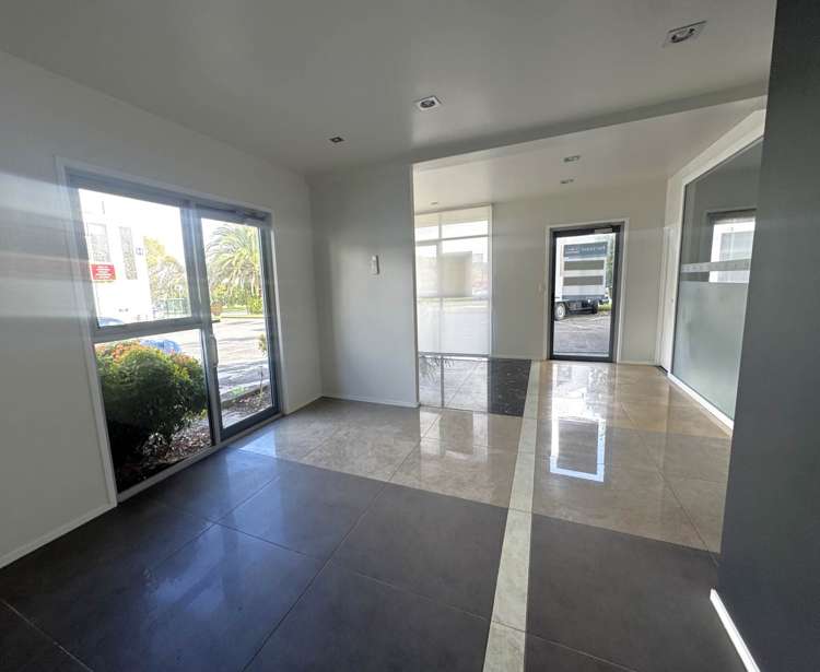 Unit F/4 William Pickering Drive Albany_3