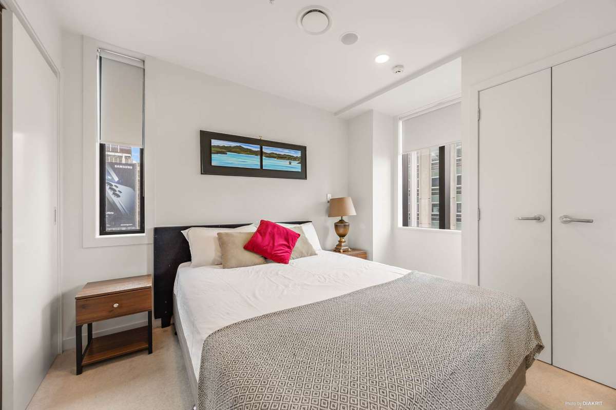 801/75 Victoria Street West_1