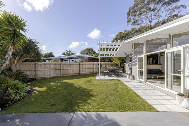 25 Waiwera Place Merrilands_14