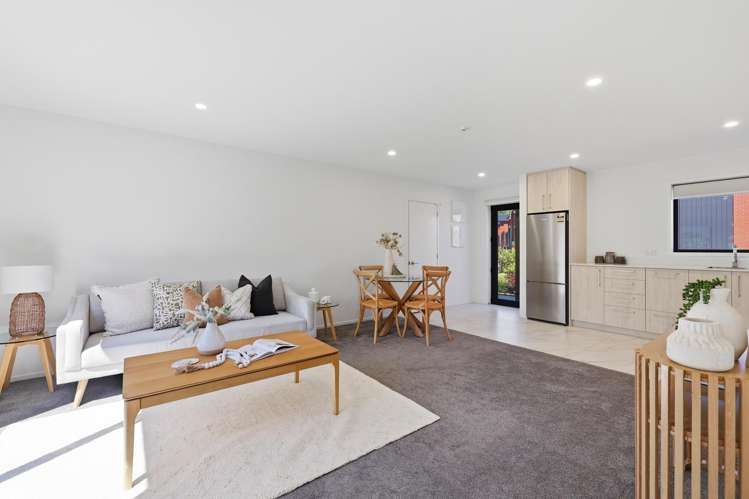 2/6 Matata Place_5