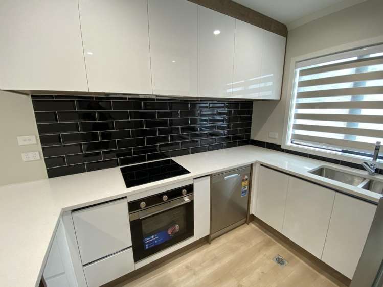 2A/19 Hibiscus Avenue Hamilton Lake_3