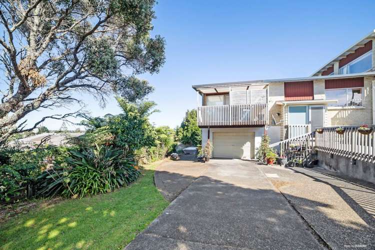 2/1a Girrahween Drive Totara Vale_13