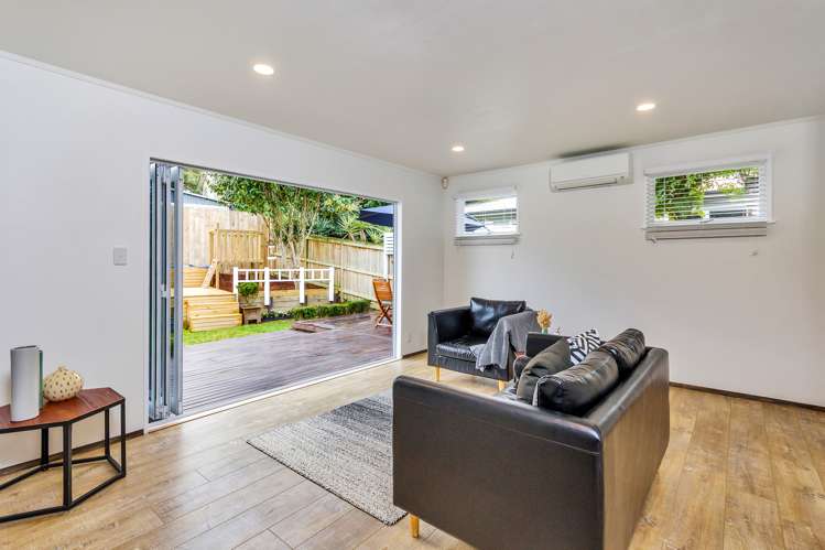 67 Lauderdale Road Birkdale_5