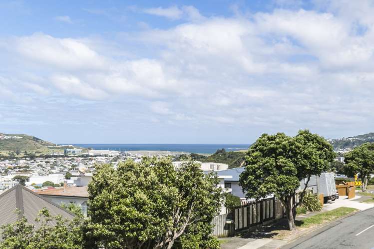 4/32 Akaroa Drive Maupuia_9