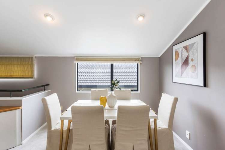 2/4 Mercury Lane Windsor Park_12