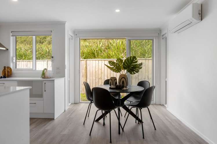 69a Pakanga Grove Pyes Pa_7