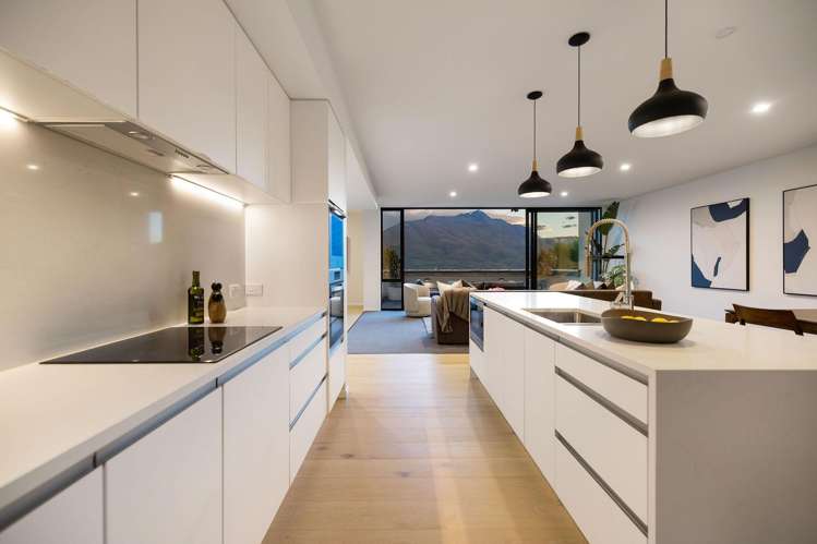 1/14 Vancouver Drive Queenstown Hill_22