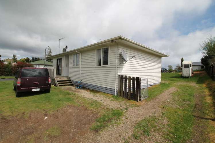 42 Lomond Avenue Tokoroa_2