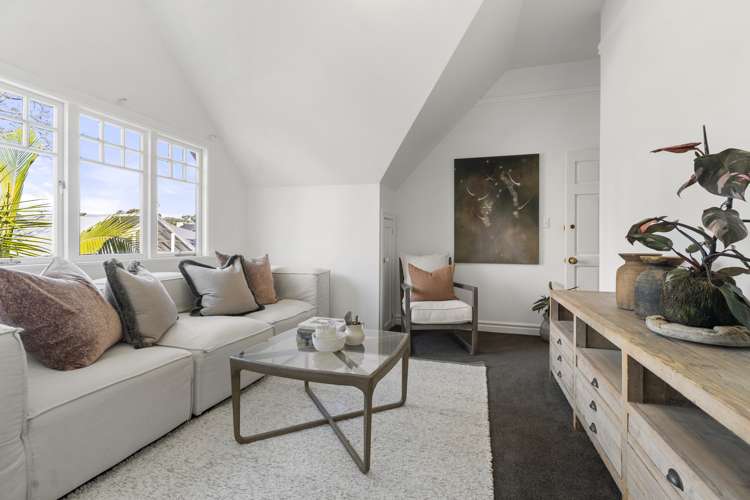 1 Ascot Avenue Narrow Neck_22