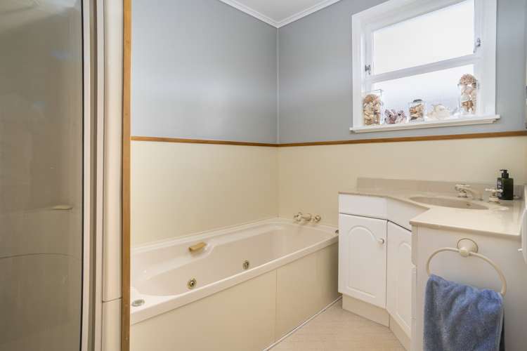 13 Tainui Terrace Mangere Bridge_13