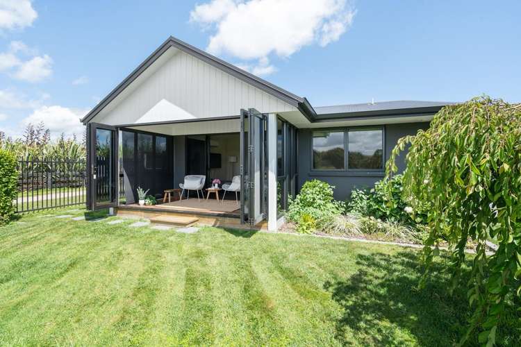 102/14 Terry Came Drive Cambridge_1