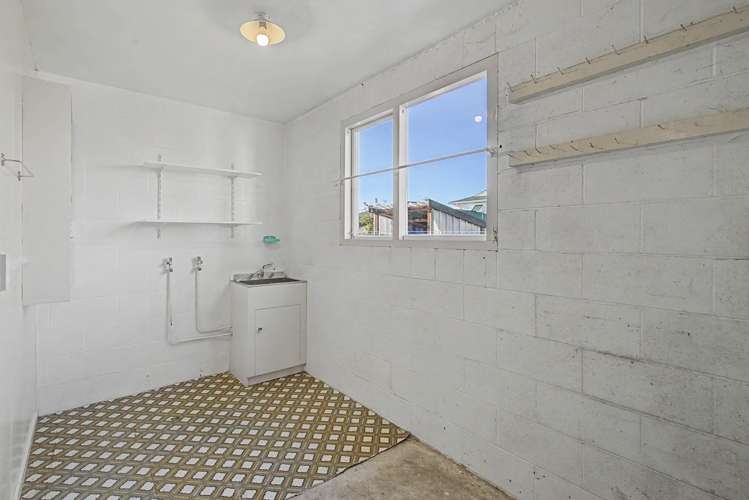 Flat 1/151 Moana Street Rosedale_14