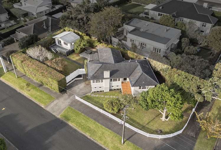 2 Colchester Avenue_0