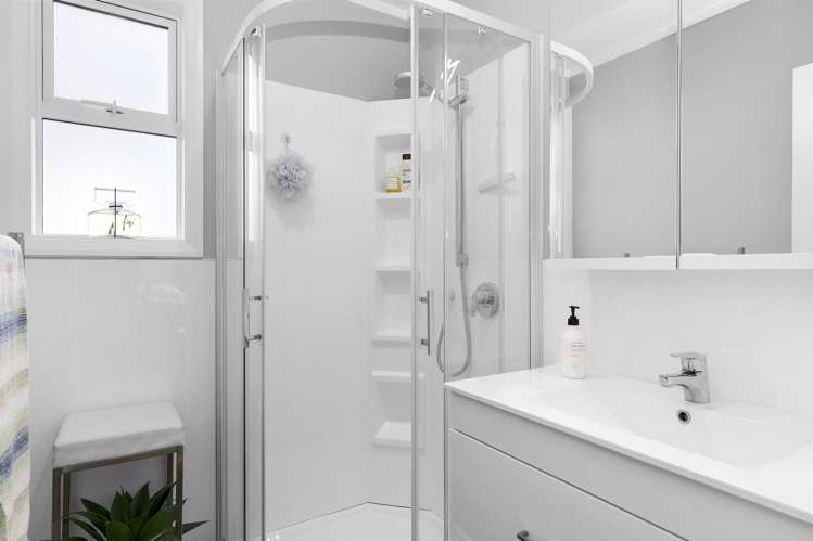 49 Chapman Crescent Naenae_15