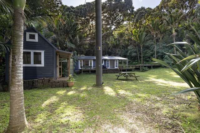 122 Garden Road Piha_4