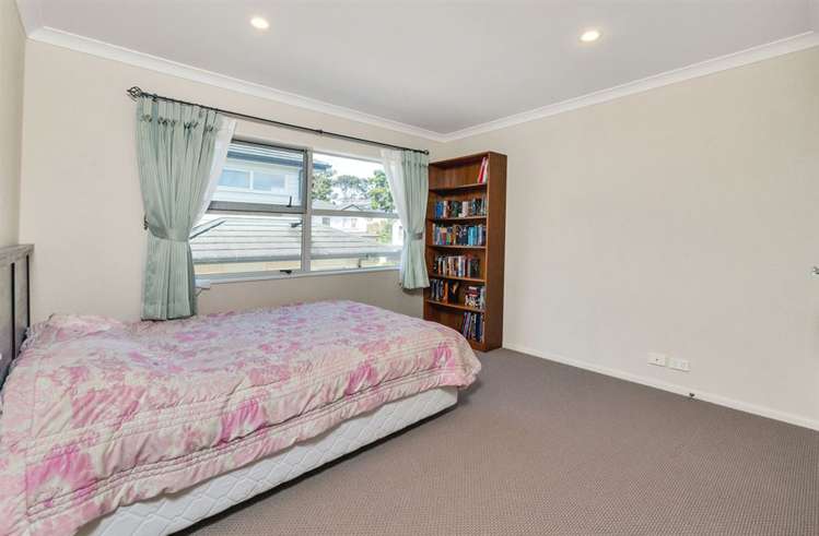 8 Bur Oak Terrace Schnapper Rock_15