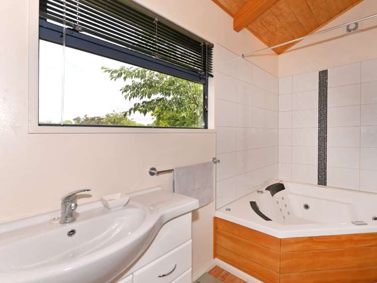 12 Baigent Valley Road Wakefield_11