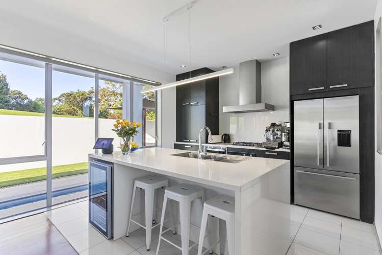 123 Beach Road Castor Bay_12