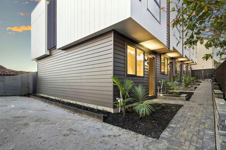 34 Holland Avenue Pt England_18