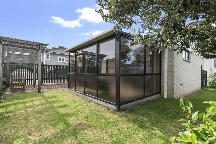 2/15 Clarke Road Onehunga_13