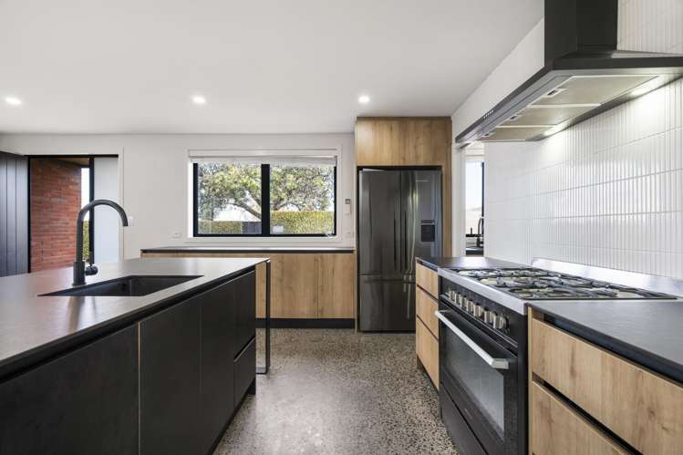 2 Tirimoana Road Te Atatu South_9