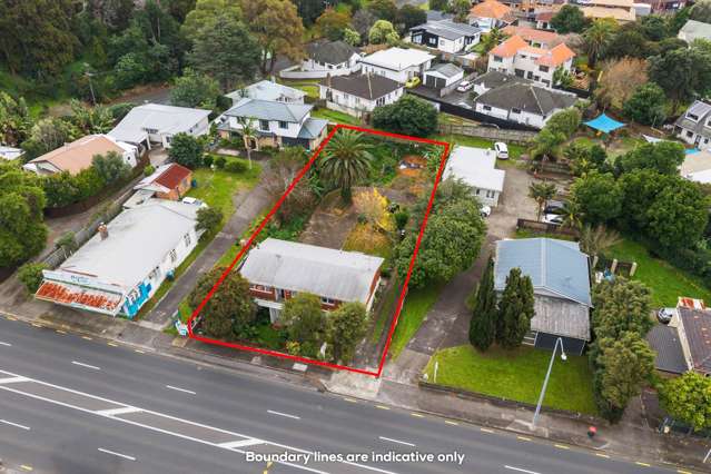 MULTI-UNIT HOME ON 1012m² — ENDLESS POTENTIAL