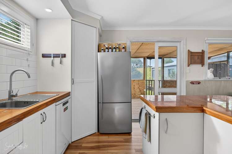 20 View Street Maungaturoto_4