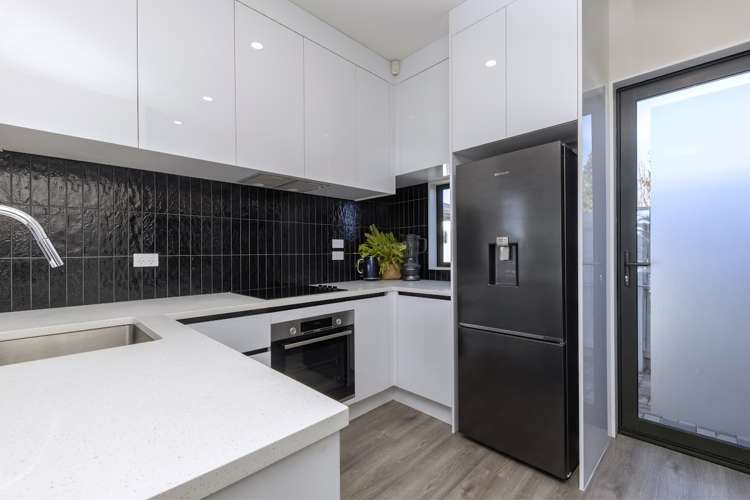 1/24 Tara Road Henderson_8