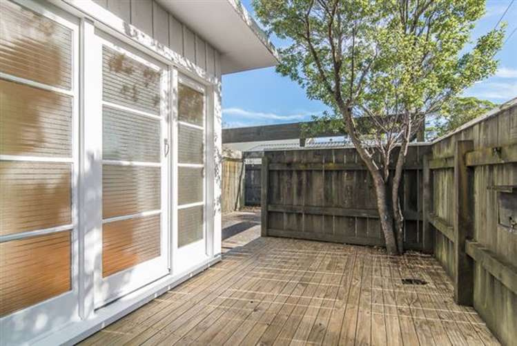 1 Karamu Street Eastbourne_11